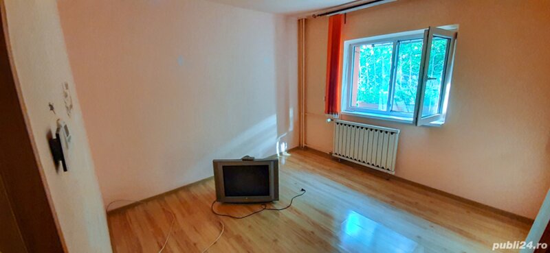 13 Septembrie, apartament 3 camere decomandat, loc parcare + boxa.