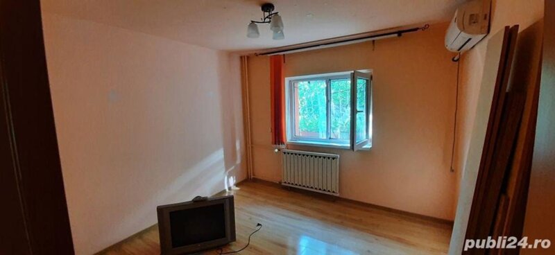 13 Septembrie, apartament 3 camere decomandat, loc parcare + boxa.